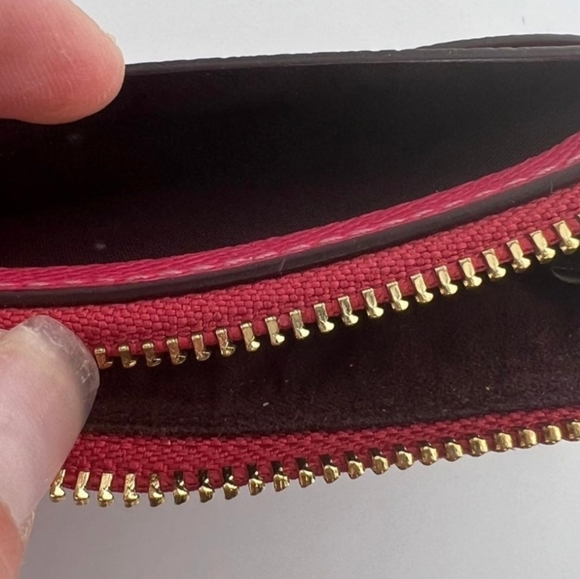 Coach - Picture 6 of 10